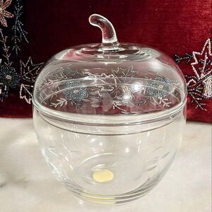 Vintage Princess House Heritage Etched Crystal Apple Candy / Nut Dish with lid